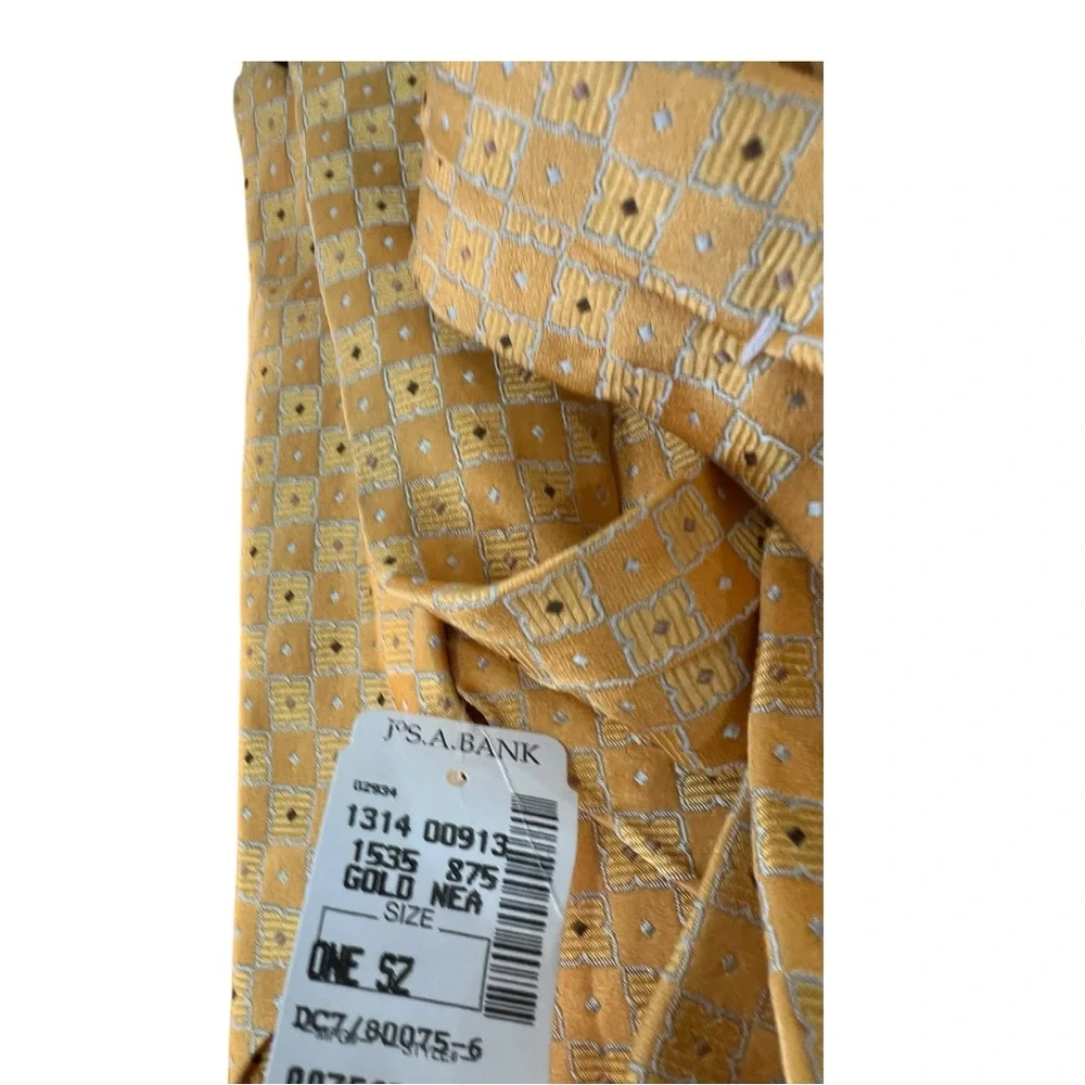 Jos. A. Bank Gold Orange White Hand Made 100% Silk Men’s Neck Tie Made In China